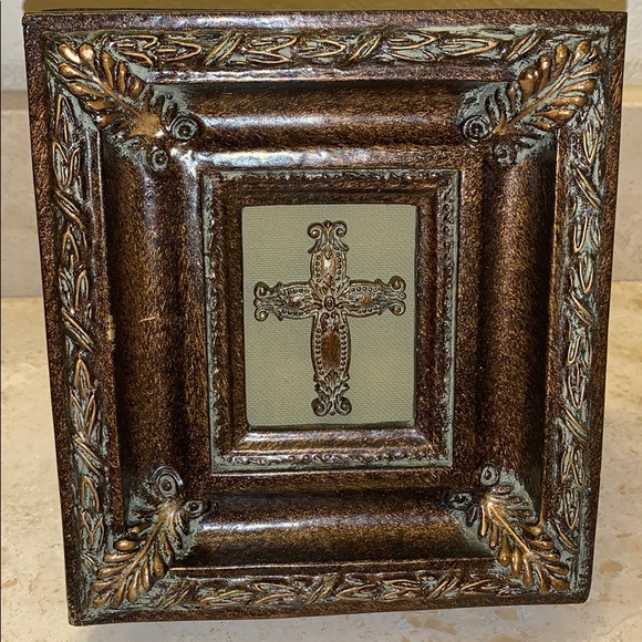 Other - 🔥NEW! Cross Framed Art